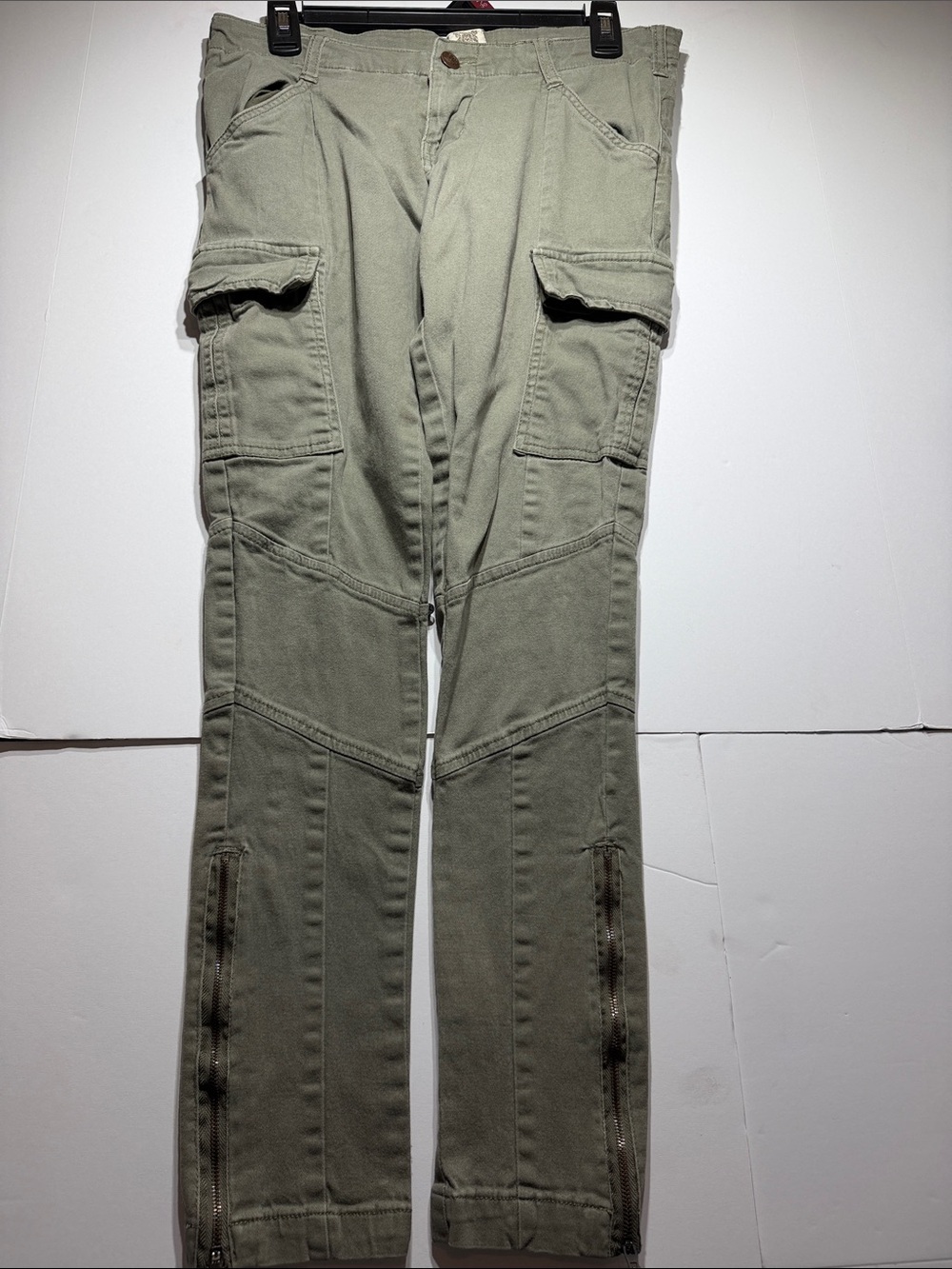Women’s Hale Bob Olive Cargo Pants with Zip Ankle
